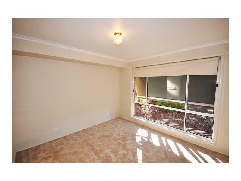 20 Balleroo Cres, Glenfield Park NSW 2650