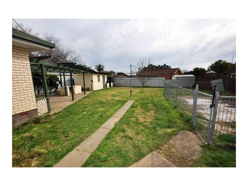 12 Martin St, Wagga Wagga NSW 2650