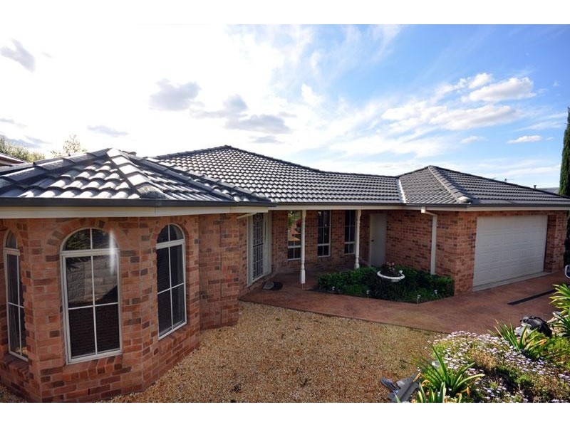 12 Yanco Cres, Bourkelands NSW 2650