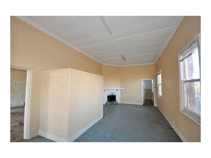 2 Plunkett St, Yerong Creek NSW 2642