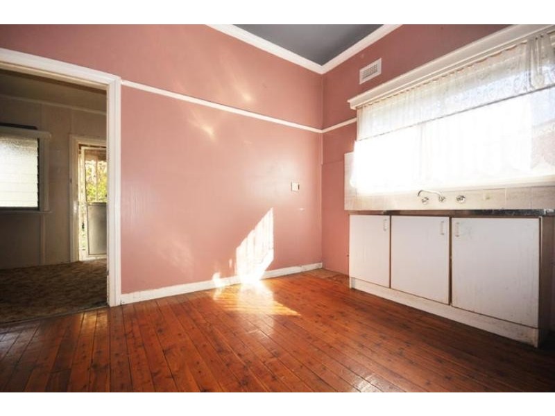 14 Broad St, Wagga Wagga NSW 2650