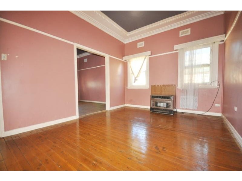 14 Broad St, Wagga Wagga NSW 2650