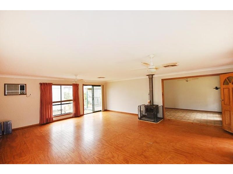 25 Cox St, Mangoplah NSW 2652