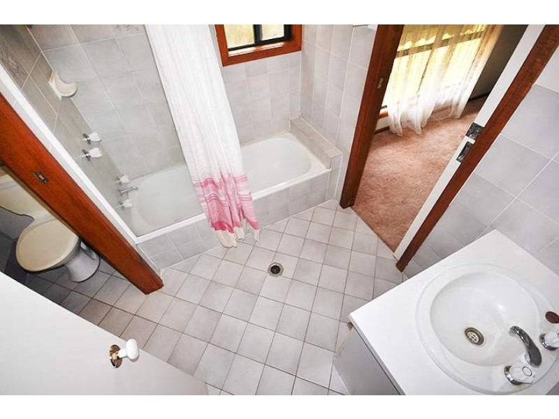 25 Cox St, Mangoplah NSW 2652