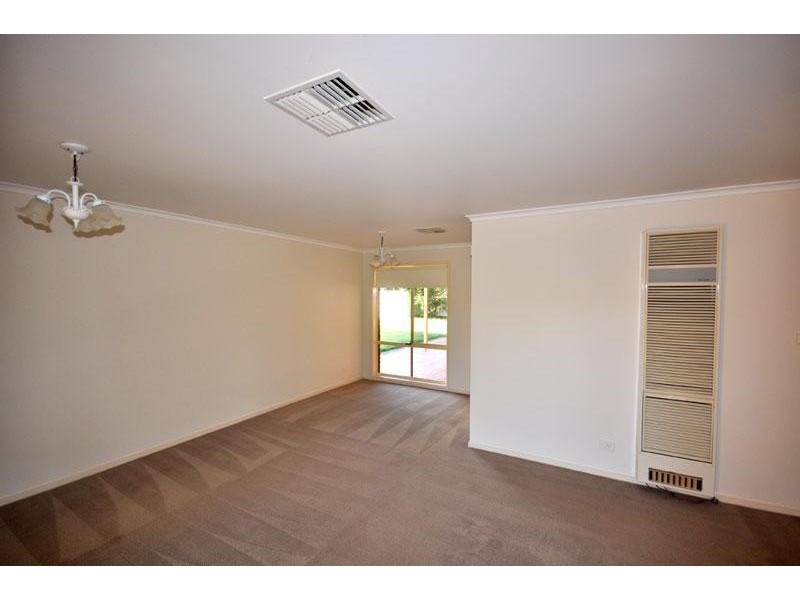 42 Eldershaw Dr, Forest Hill NSW 2651