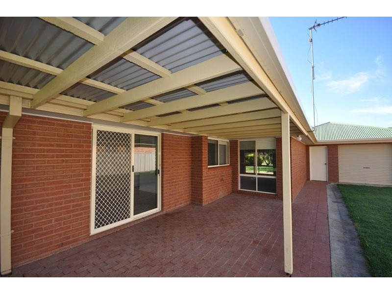 42 Eldershaw Dr, Forest Hill NSW 2651