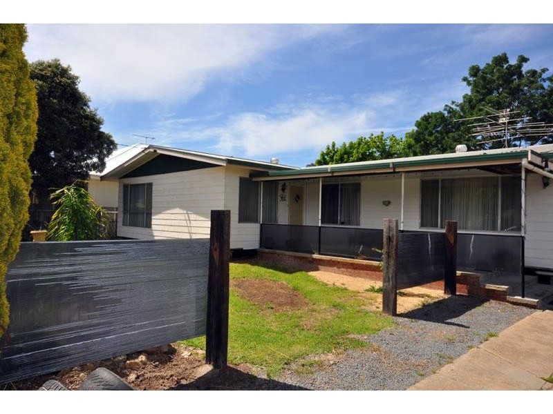 12 Centenary Ave, Tarcutta NSW 2652