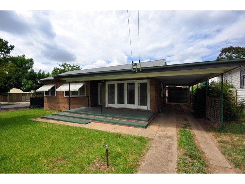 6 The Boulevarde, Wagga Wagga NSW 2650
