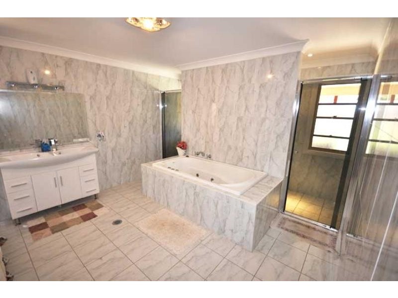 10 Peppermint Dr, Wagga Wagga NSW 2650