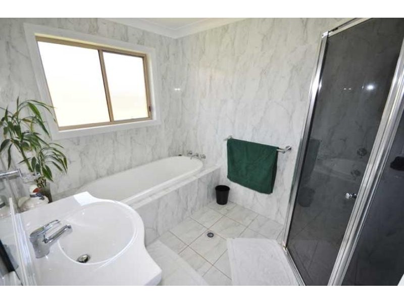 10 Peppermint Dr, Wagga Wagga NSW 2650