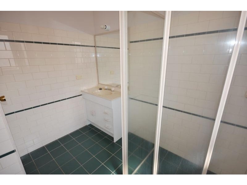 2/52 Eldershaw Dr, Forest Hill NSW 2651