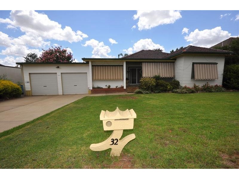 32 The Boulevarde, Wagga Wagga NSW 2650
