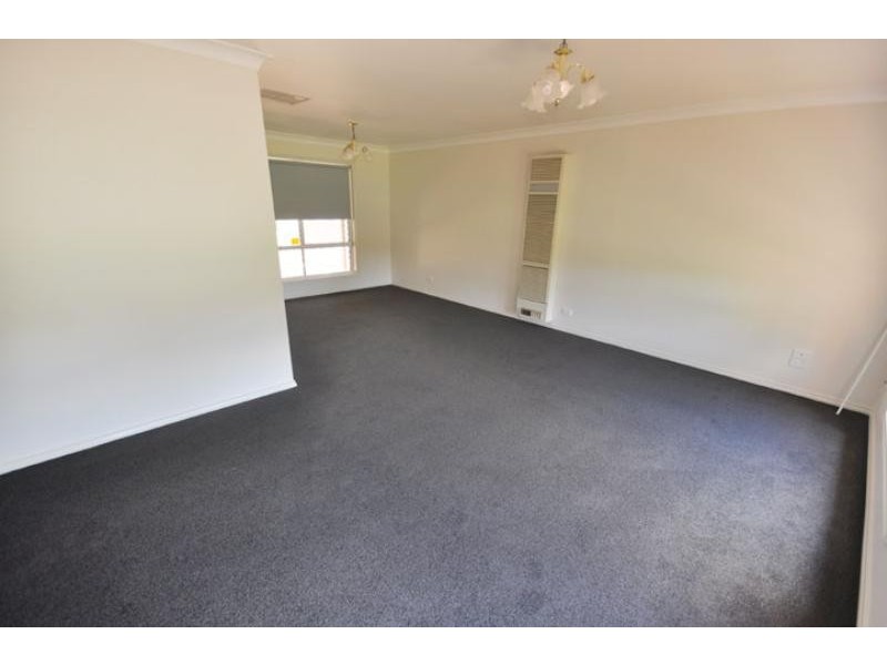 32 Bourkelands Dr, Wagga Wagga NSW 2650