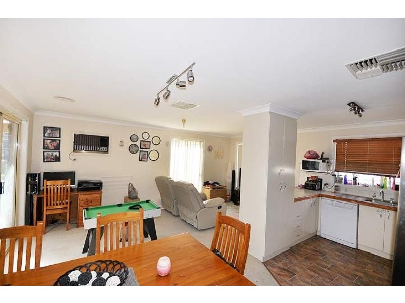 20 Eldershaw Dve, Forest Hill NSW 2651