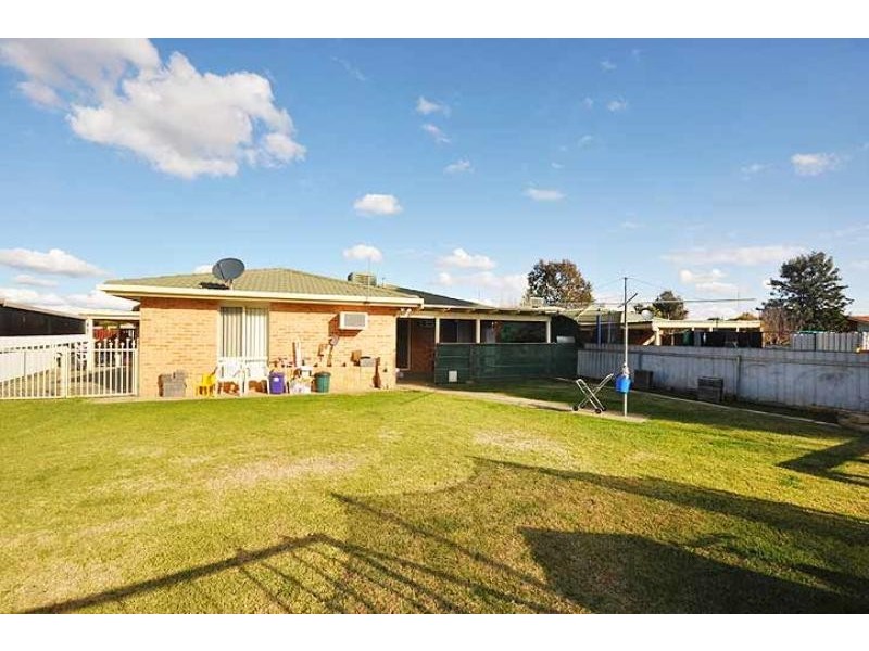 20 Eldershaw Dve, Forest Hill NSW 2651