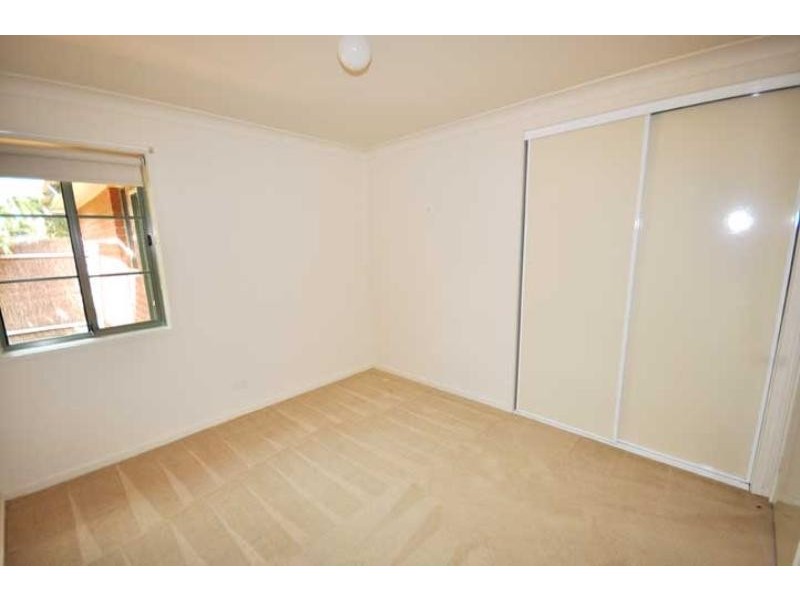 1&2/41 Schipp St, Forest Hill NSW 2651