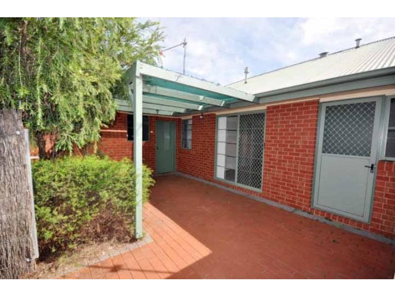 1&2/41 Schipp St, Forest Hill NSW 2651