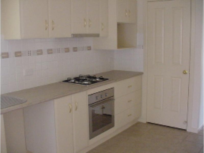 7 Illeura Rd, Bourkelands NSW 2650