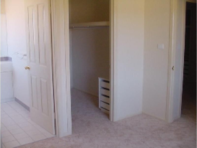 7 Illeura Rd, Bourkelands NSW 2650