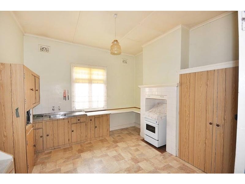 19 Broad St, Wagga Wagga NSW 2650