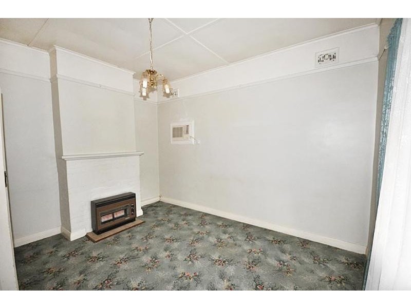 19 Broad St, Wagga Wagga NSW 2650