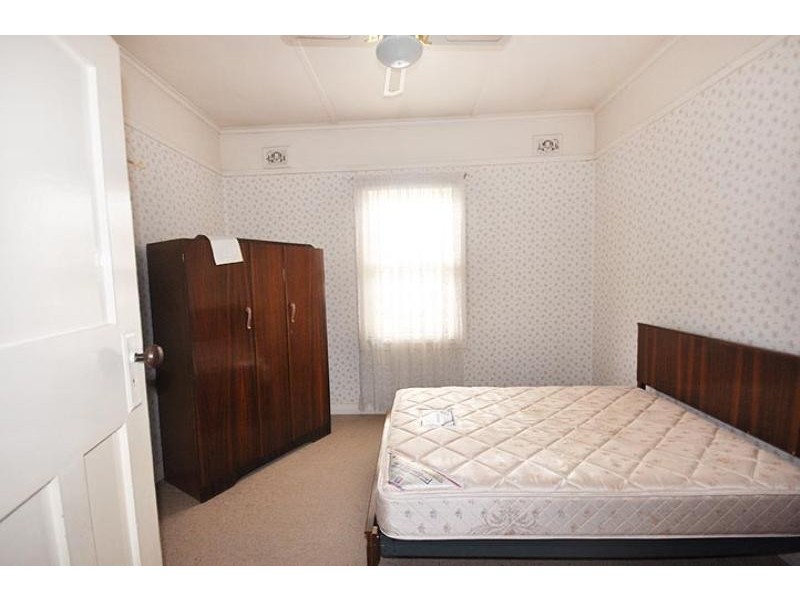 19 Broad St, Wagga Wagga NSW 2650