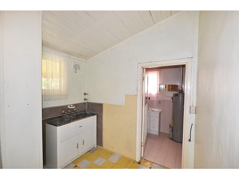 19 Broad St, Wagga Wagga NSW 2650