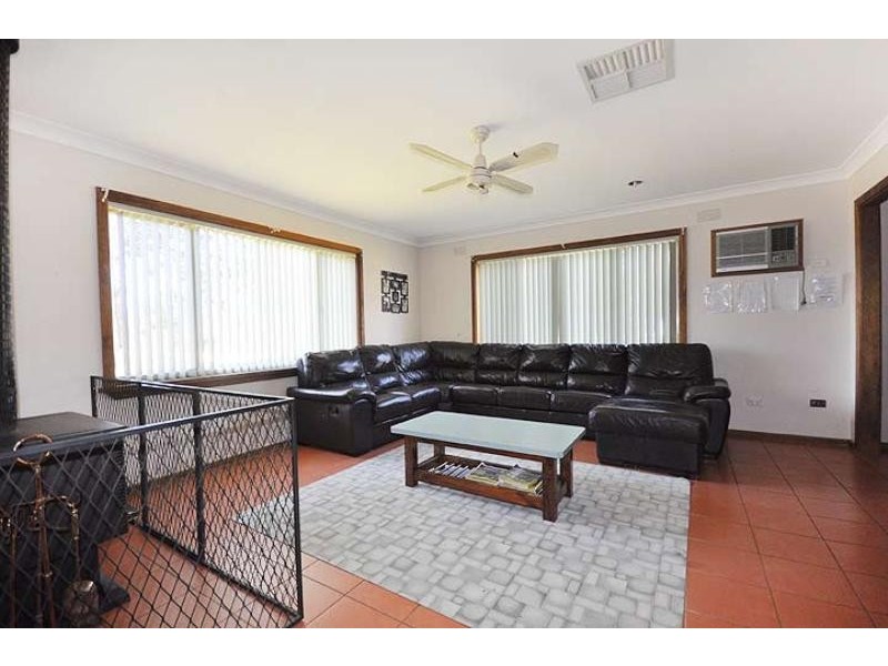 121 Byrnes Rd, Wagga Wagga NSW 2650