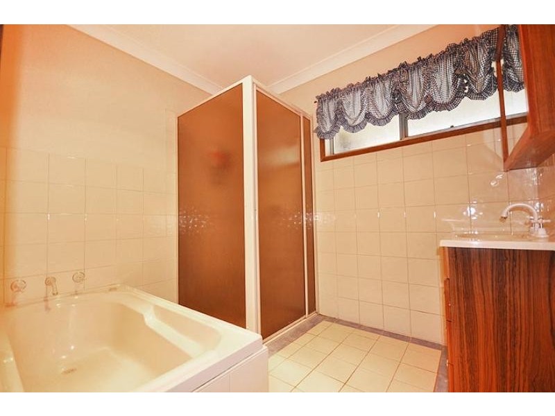 121 Byrnes Rd, Wagga Wagga NSW 2650