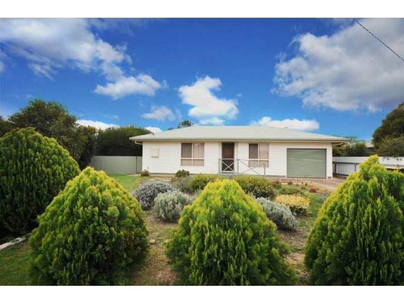 5 Brookong St, Lockhart NSW 2656