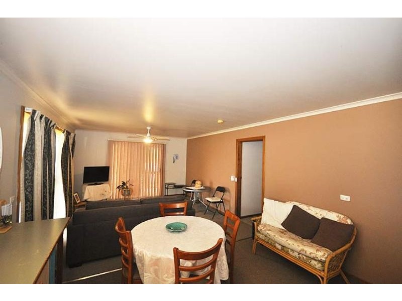 5 Brookong St, Lockhart NSW 2656