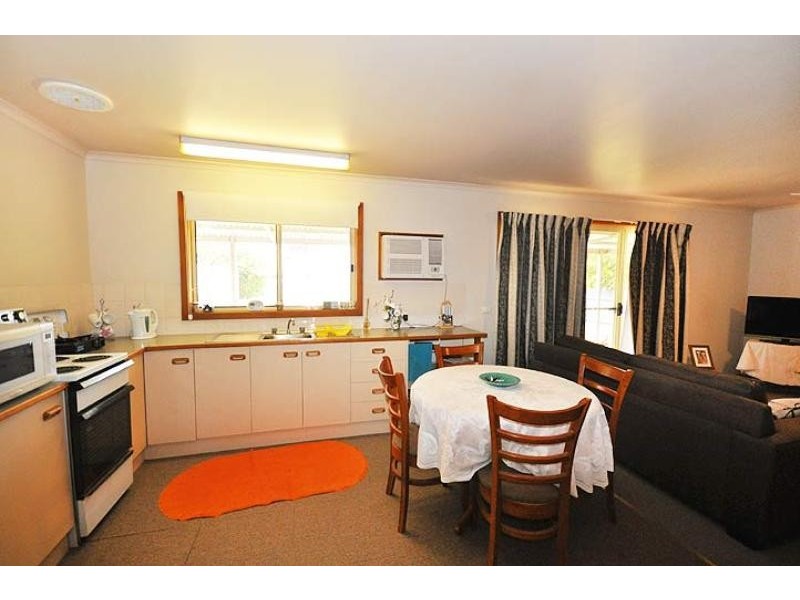 5 Brookong St, Lockhart NSW 2656