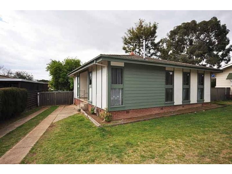 5 Blakemore Ave, Wagga Wagga NSW 2650