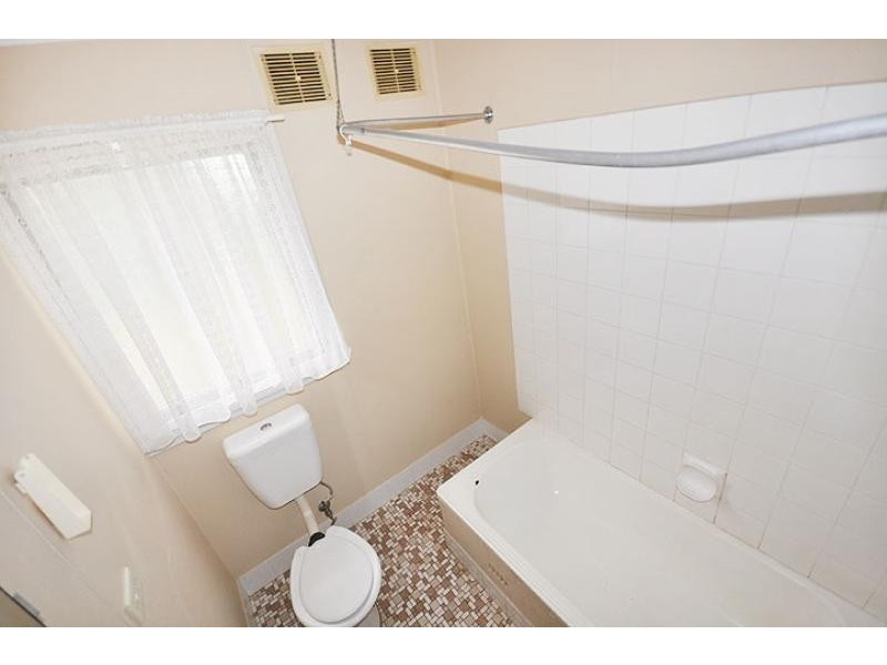 5 Blakemore Ave, Wagga Wagga NSW 2650