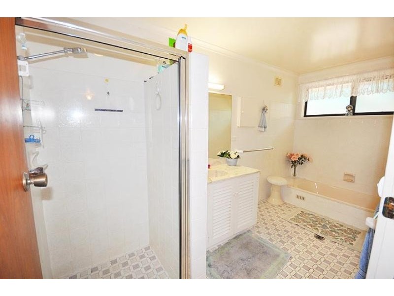 38 Patamba Street, Kooringal NSW 2650