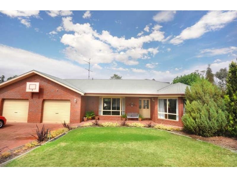 8 Kindra Cres, Coolamon NSW 2701