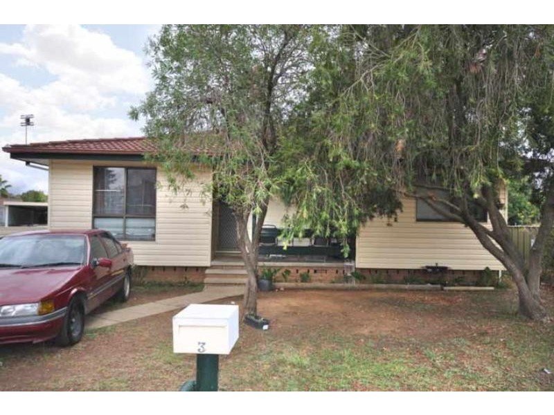 3 Bingham Plc, Tolland NSW 2650