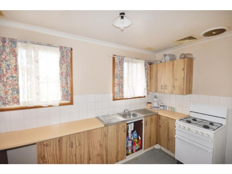 3 Bingham Plc, Tolland NSW 2650