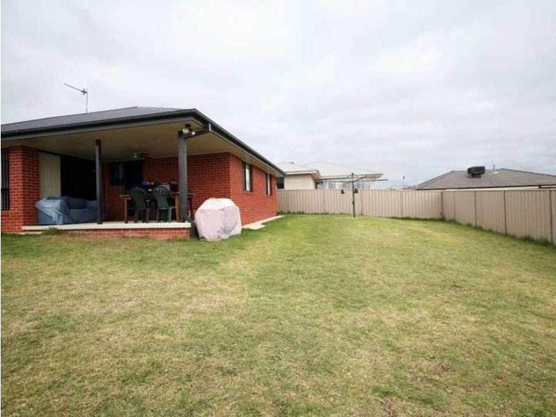 68 Kaloona Dve, Bourkelands NSW 2650