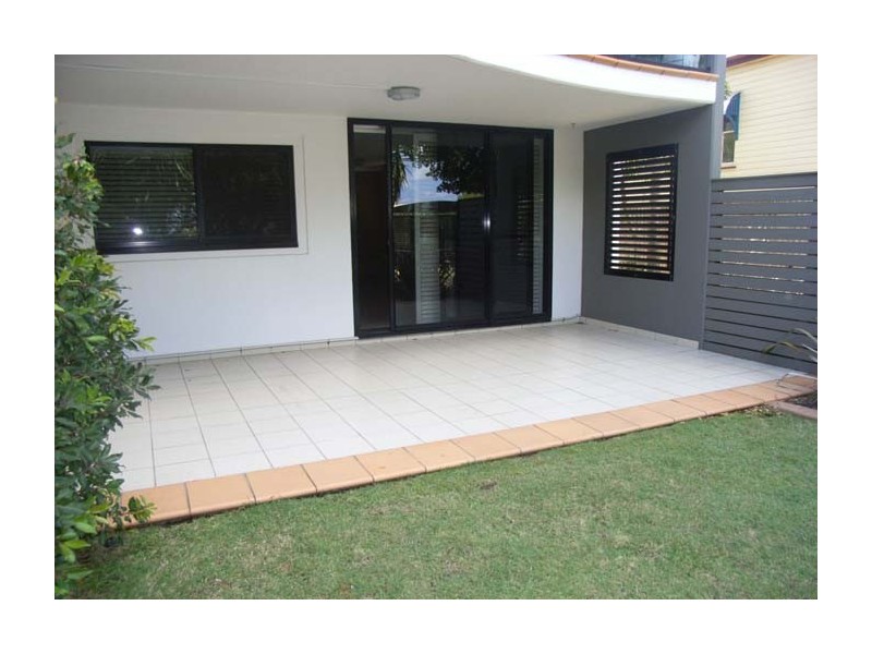 2-55 Marine, Redcliffe QLD 4020