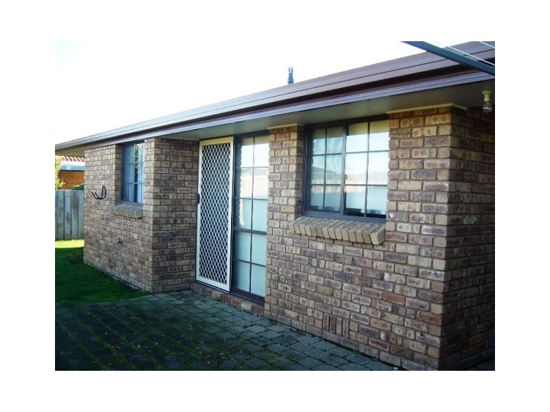 2/32 Camira Street, Newnham TAS 7248