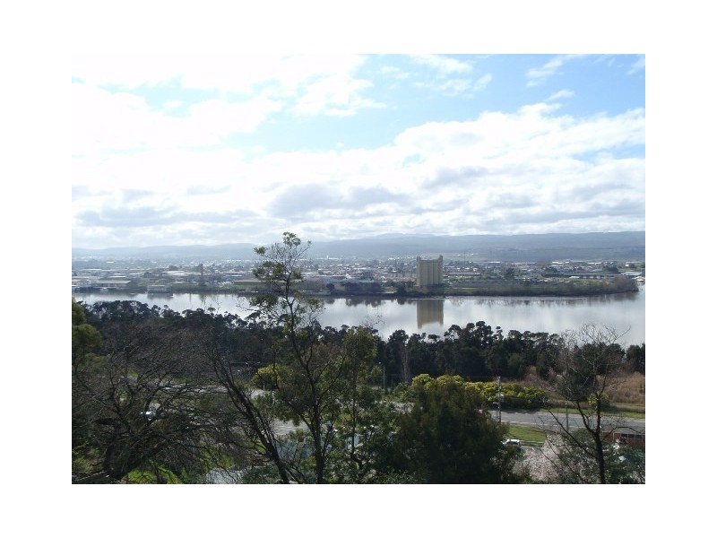 2/30 Trevallyn Road, Trevallyn TAS 7250