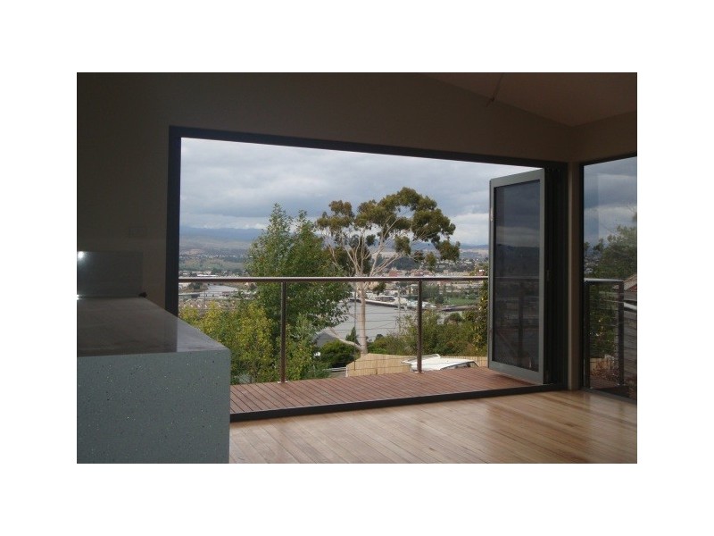 1/77 Bain Terrace, Trevallyn TAS 7250