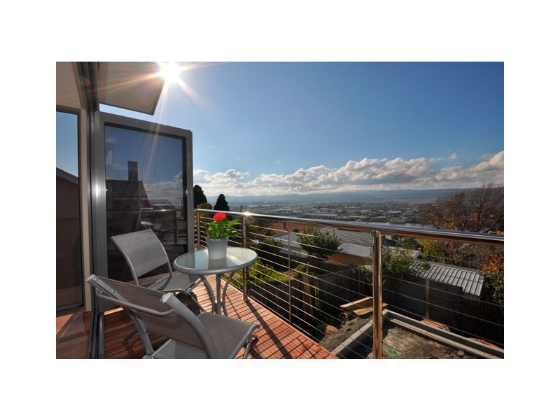 2/77 Bain Terrace, Trevallyn TAS 7250