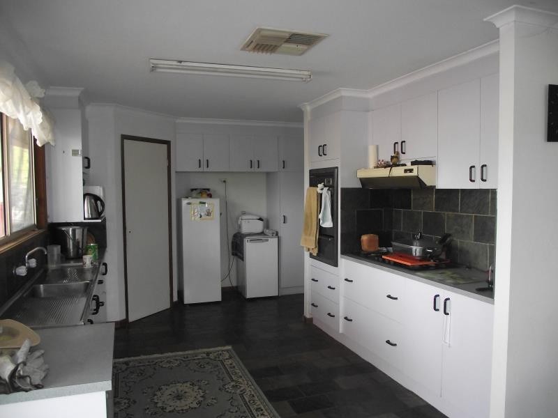 Arcadia VIC 3631