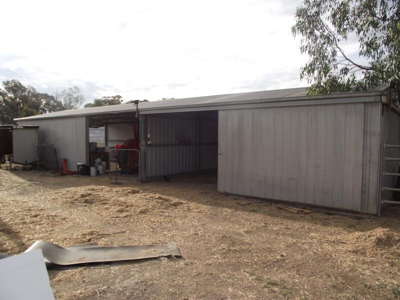 Arcadia VIC 3631