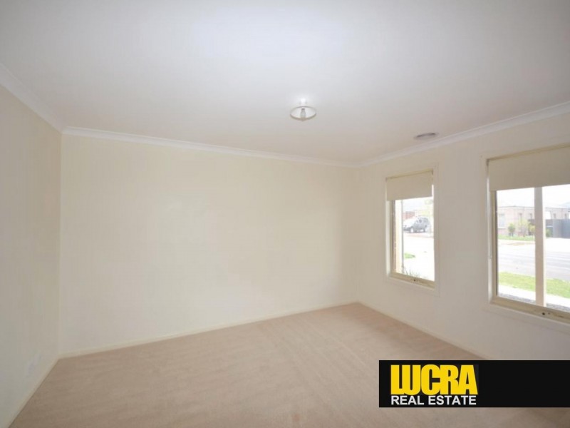 10 Kinglake Drive, Wyndham Vale VIC 3024