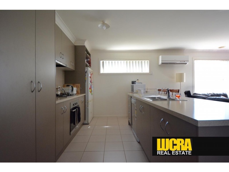 17 Taunton Grove, Derrimut VIC 3030