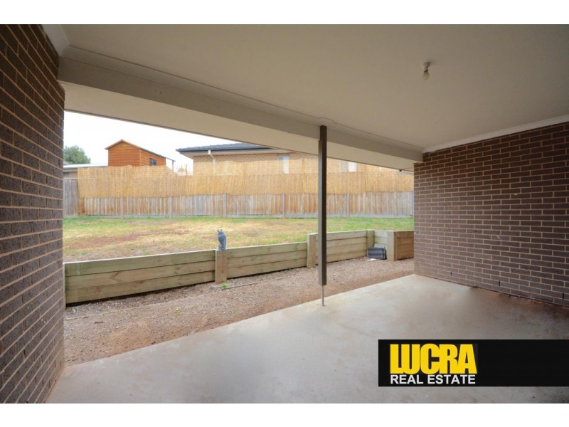 10 Hughes Road, Doreen VIC 3754