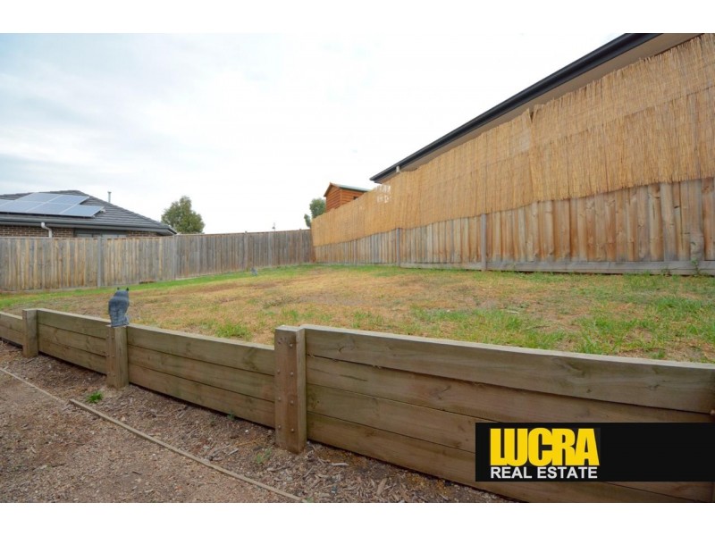 10 Hughes Road, Doreen VIC 3754